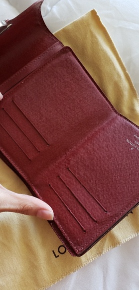 Louis Vuitton Koala wallet with ID slot - Picture 8 of 8